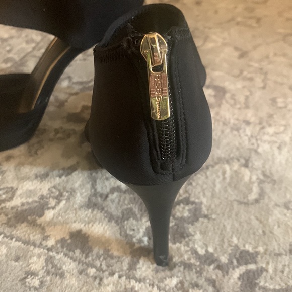 BCBG stiletto 👠 heels - Picture 4 of 5